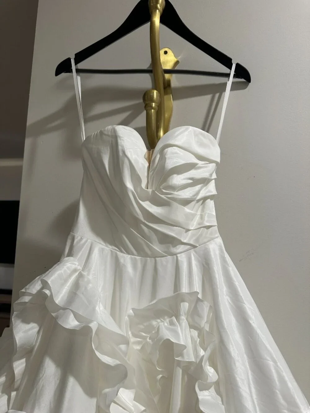 OUMA Anthropologie Alix Strapless Taffeta Ruffle Wedding Gown in Ivory Size US 2